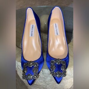 Manolo Hangisi Heels